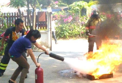 อบรมดับเพลิงขั้นต้นและฝึกซ้อมอพยพหนีไฟประจำปี 2558 สำนักงานใหญ่ กรุงเทพฯ